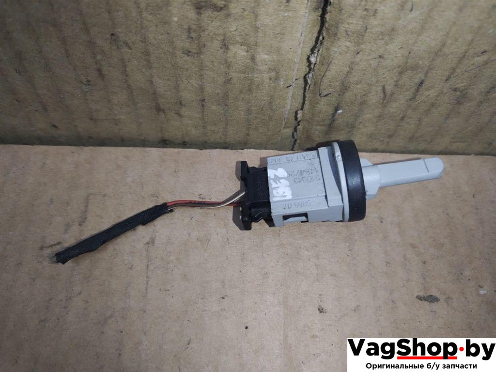 датчик температуры Volkswagen Touran 2 2013, 1.6 л., TDi, CAY, дизель, МКПП, черный, минивэн, передний привод, 1K0907543G - фото №1