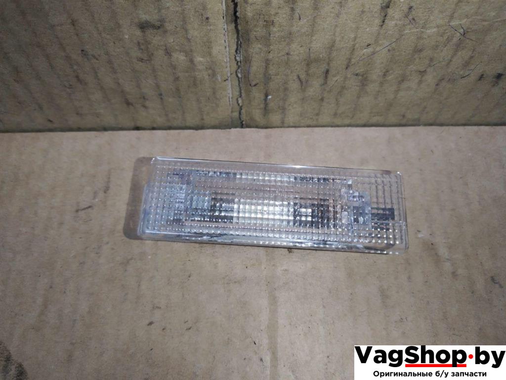 фонарь салона (плафон) Volkswagen Touran 2 2013, 1.6 л., TDi, CAY, дизель, МКПП, черный, минивэн, передний привод, 7L6947101A - фото №1