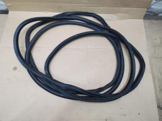 уплотнитель двери Volkswagen Touran 2 2013, 1.6 л., TDi, CAY, дизель, МКПП, черный, минивэн, передний привод, 1T0867913K