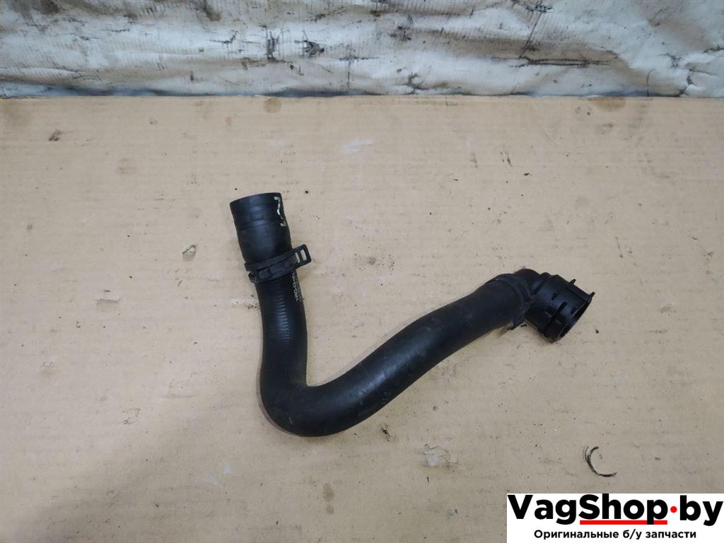 патрубок (трубопровод, шланг) Volkswagen Touran 2 2013, 1.6 л., TDi, CAY, дизель, МКПП, черный, минивэн, передний привод, 1T0122073BC - фото №1