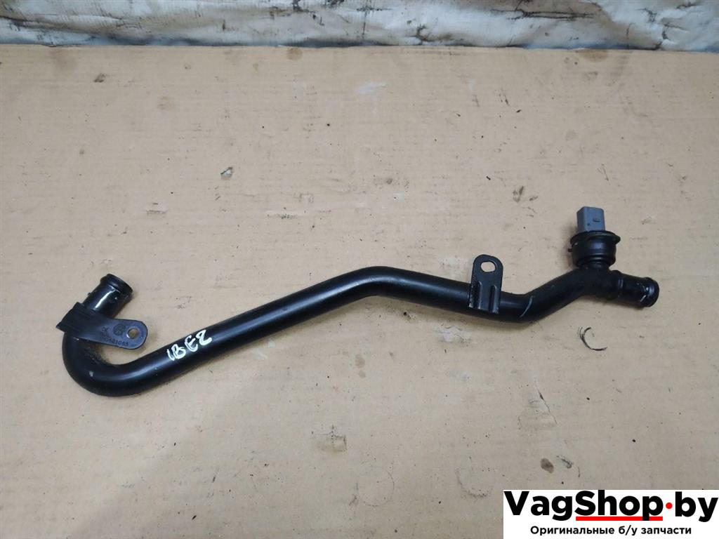 трубка охлаждающей жидкости Volkswagen Touran 2 2013, 1.6 л., TDi, CAY, дизель, МКПП, черный, минивэн, передний привод, 5N0121065 - фото №1