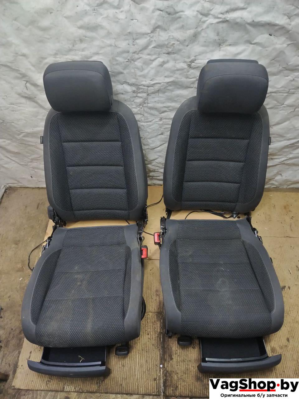 сиденье переднее Volkswagen Touran 2 2013, 1.6 л., TDi, CAY, дизель, МКПП, черный, минивэн, передний привод - фото №1