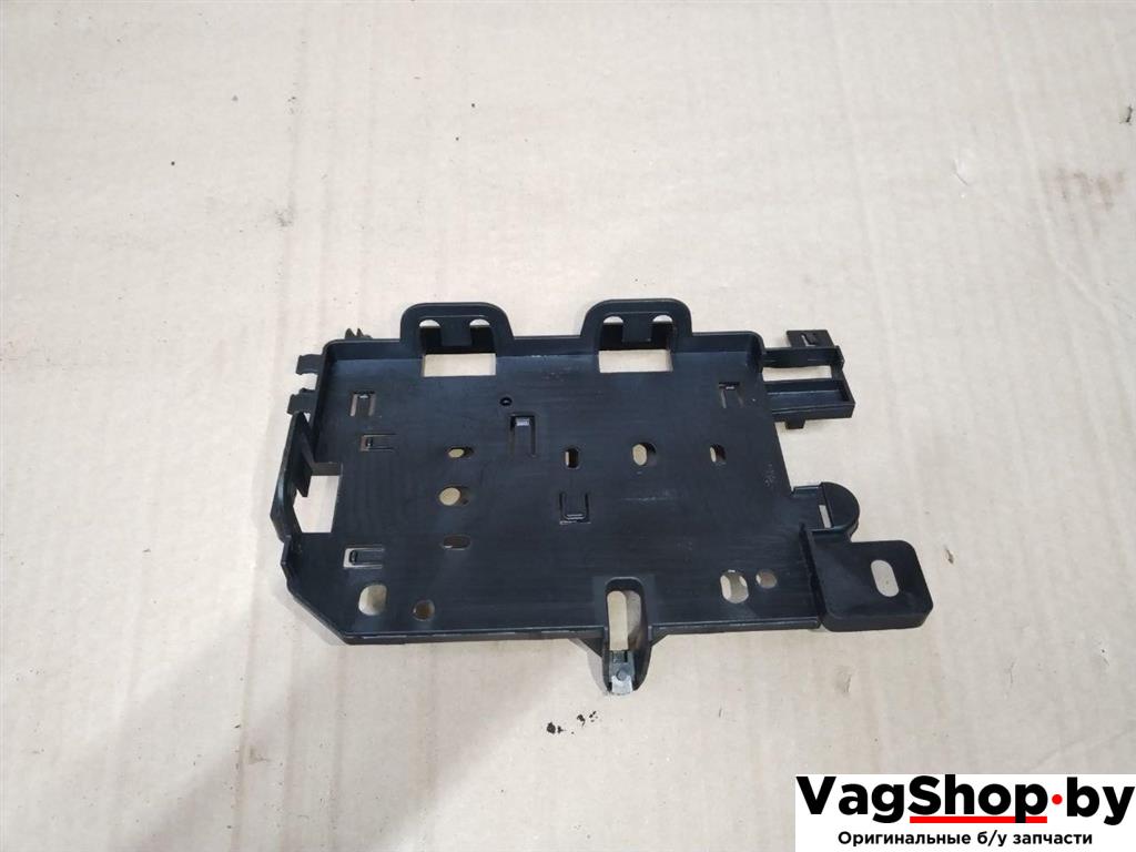 кронштейн (крепление) Audi A6 4G/C7 2012, 2.0 л., TDi, CGL, дизель, АКПП, серый, универсал, передний привод, 8T0959730 - фото №1