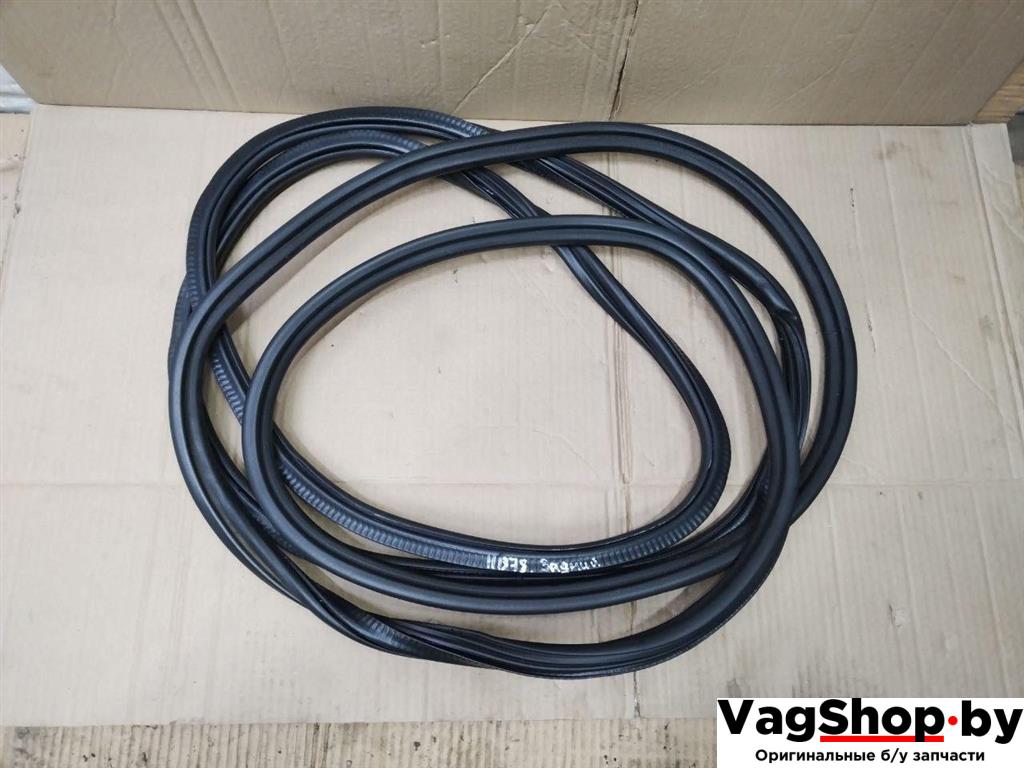 уплотнитель двери Audi A6 4G/C7 2012, 2.0 л., TDi, CGL, дизель, АКПП, серый, универсал, передний привод, 4G9833721 - фото №1