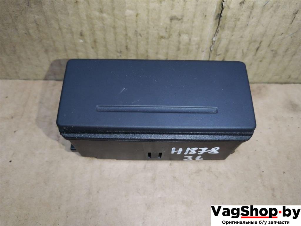 пепельница Audi A6 4G/C7 2012, 2.0 л., TDi, CGL, дизель, АКПП, серый, универсал, передний привод, 4G8857405A - фото №1