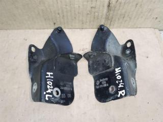 кронштейн (крепление) Volkswagen Touareg 1 поколение [рестайлинг] 2008, 3.0 л., TDi, CAS, дизель, АКПП, черный, внедорожник 5 дв., полный привод, 7L6805887A, 7L6805888A