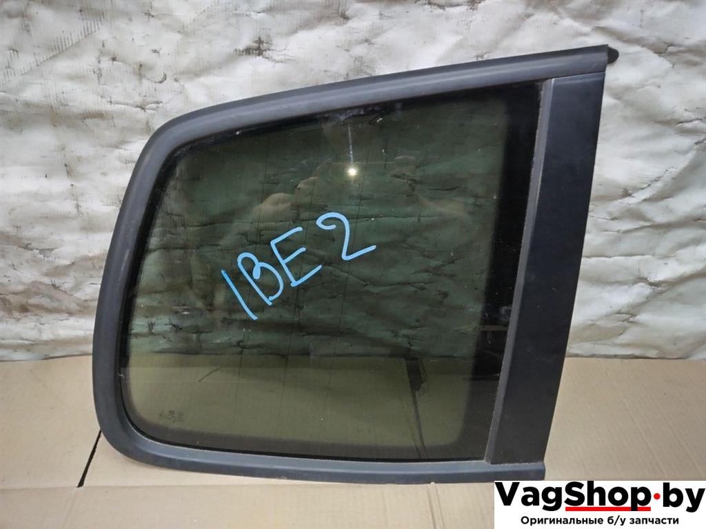 стекло кузовное боковое правое Volkswagen Touran 2 2013, 1.6 л., TDi, CAY, дизель, МКПП, черный, минивэн, передний привод - фото №1