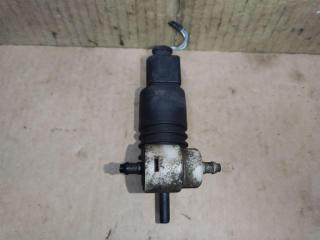 насос (моторчик) омывателя стекла Volkswagen Touareg 1 поколение [рестайлинг] 2008, 3.0 л., TDi, CAS, дизель, АКПП, черный, внедорожник 5 дв., полный привод, 1K6955651