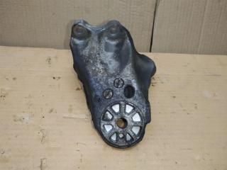 кронштейн двигателя Volkswagen Touareg 1 поколение [рестайлинг] 2008, 3.0 л., TDi, CAS, дизель, АКПП, черный, внедорожник 5 дв., полный привод, 7L6199307A