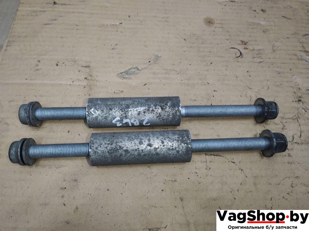 болт Audi A4 B8/8K 2010, 2.7 л., TDi, CGK, дизель, МКПП, белый, седан, передний привод, WHT001939 - фото №1