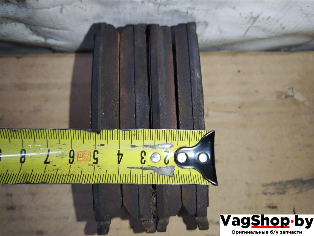 тормозные колодки Audi A4 B8/8K 2010, 2.7 л., TDi, CGK, дизель, МКПП, белый, седан, передний привод - фото №1