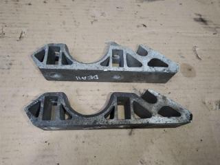 крепление стабилизатора / втулки стабилизатора Audi Q7 4L 2008, 3.0 л., TDi, дизель, АКПП, черный, внедорожник 5 дв., полный привод, 7L0411063B