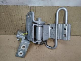 петля двери Audi A6 Allroad Quattro C6 [рестайлинг] 2010, 3.0 л., TDi, CDY, дизель, АКПП, серебро, универсал, полный привод, 8E0833412E