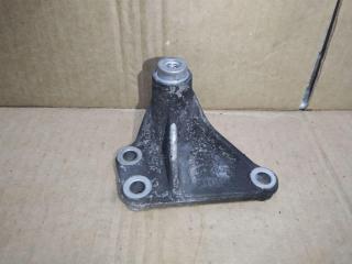 кронштейн (крепление) Volkswagen Touareg 1 поколение [рестайлинг] 2008, 3.0 л., TDi, CAS, дизель, АКПП, черный, внедорожник 5 дв., полный привод, 059145174A