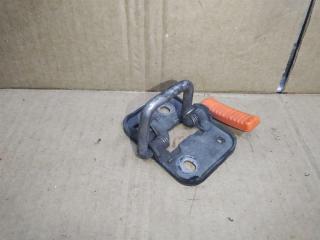 замок капота Volkswagen Caddy 3 поколение [рестайлинг] 2012, 2.0 л., TDi, CFH, дизель, МКПП, белый, минивэн, передний привод, 1K8823186D