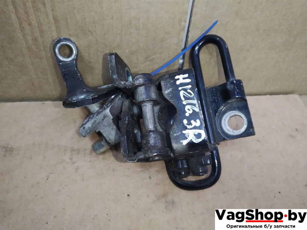 петля двери Volkswagen Golf Plus 2 поколение 2010, 1.6 л., TDi, CAY, дизель, МКПП, черный, хетчбэк 5 дв., передний привод, 1K9833402E, 1K4833412Q - фото №1