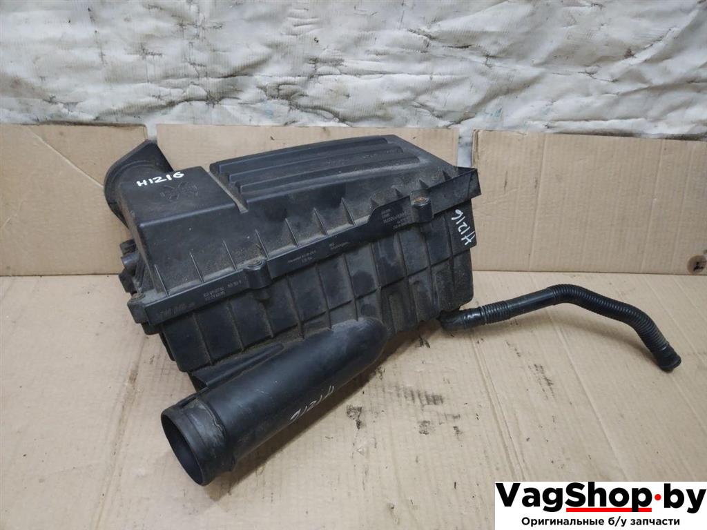 корпус воздушного фильтра Volkswagen Golf Plus 2 поколение 2010, 1.6 л., TDi, CAY, дизель, МКПП, черный, хетчбэк 5 дв., передний привод, 3C0129601BS, 3C0129607BD - фото №1