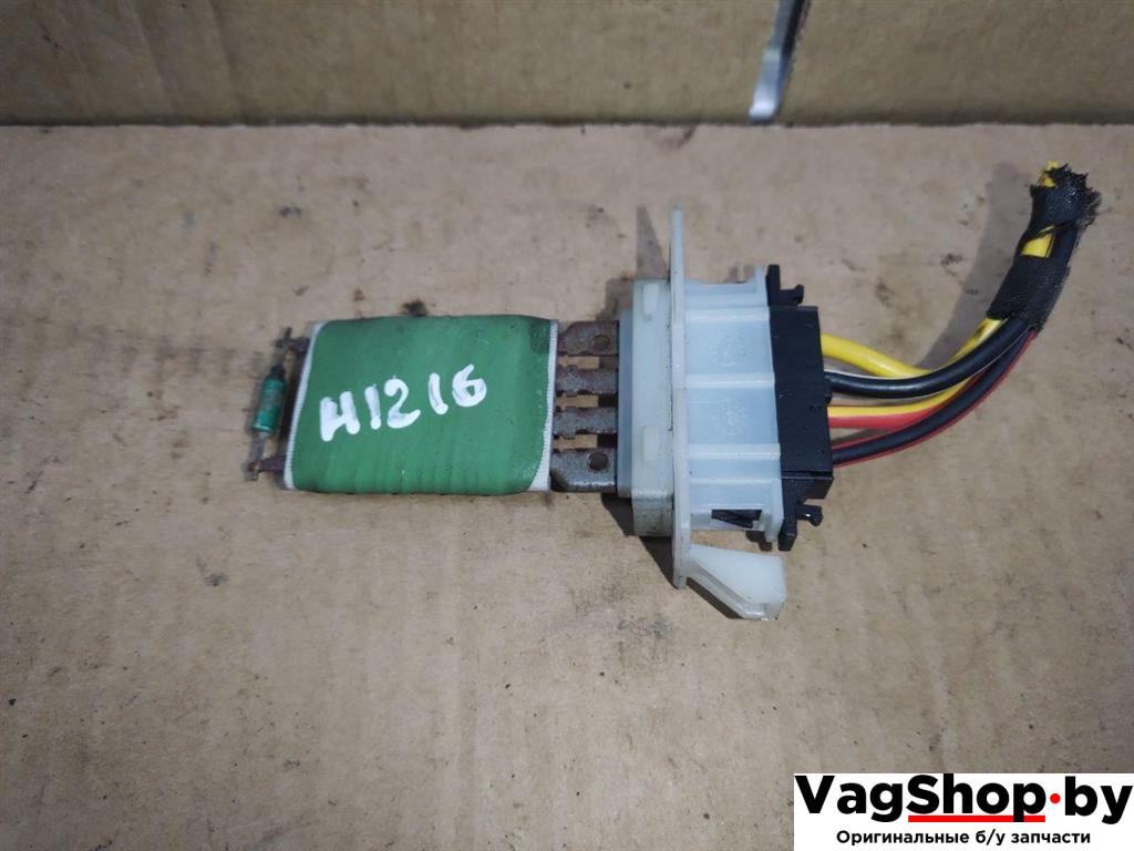 сопротивление печки Volkswagen Golf Plus 2 поколение 2010, 1.6 л., TDi, CAY, дизель, МКПП, черный, хетчбэк 5 дв., передний привод - фото №1