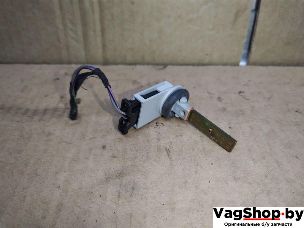 датчик температуры Volkswagen Golf Plus 2 поколение 2010, 1.6 л., TDi, CAY, дизель, МКПП, черный, хетчбэк 5 дв., передний привод, 3D0907543A - фото №1