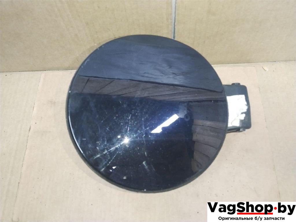 лючок топливного бака Volkswagen Golf Plus 2 поколение 2010, 1.6 л., TDi, CAY, дизель, МКПП, черный, хетчбэк 5 дв., передний привод, 5M0809857 - фото №1