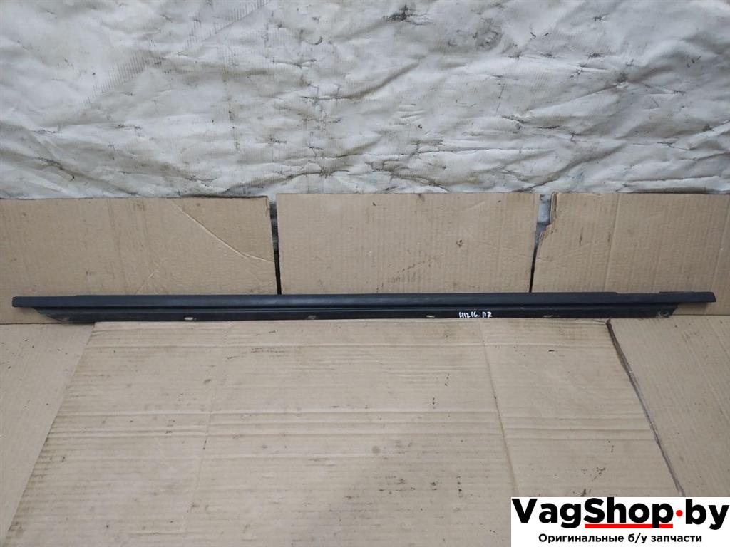 уплотнитель Volkswagen Golf Plus 2 поколение 2010, 1.6 л., TDi, CAY, дизель, МКПП, черный, хетчбэк 5 дв., передний привод, 5M0837478 - фото №1