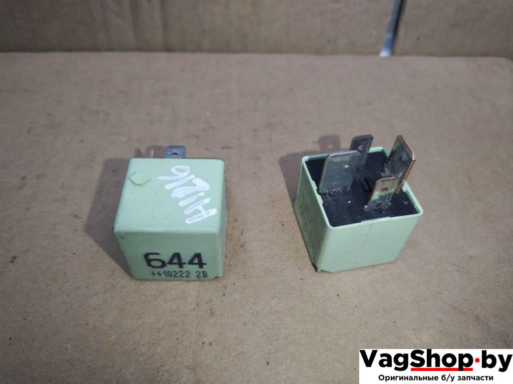 реле (прочие) Volkswagen Golf Plus 2 поколение 2010, 1.6 л., TDi, CAY, дизель, МКПП, черный, хетчбэк 5 дв., передний привод, 644, 4H0951253 - фото №1