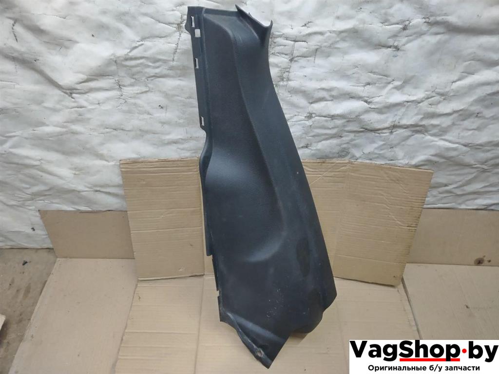 обшивка стойки задней левой Volkswagen Golf Plus 2 поколение 2010, 1.6 л., TDi, CAY, дизель, МКПП, черный, хетчбэк 5 дв., передний привод, 5M0867765H - фото №1