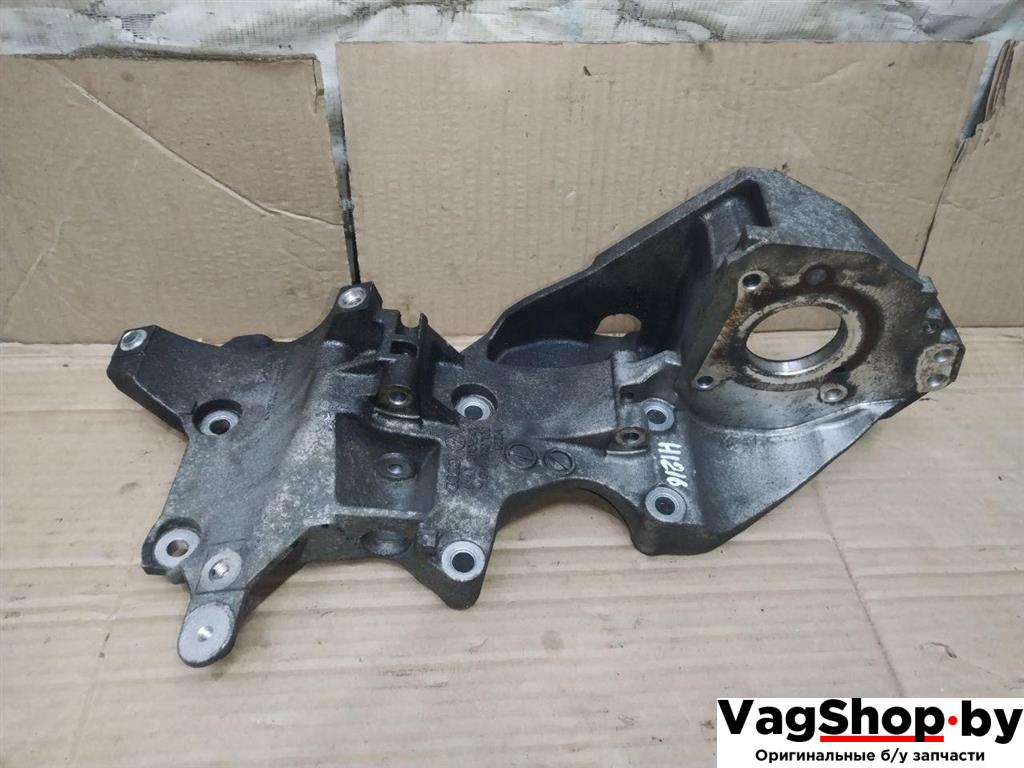 кронштейн двигателя Volkswagen Golf Plus 2 поколение 2010, 1.6 л., TDi, CAY, дизель, МКПП, черный, хетчбэк 5 дв., передний привод, 03L903143K - фото №1