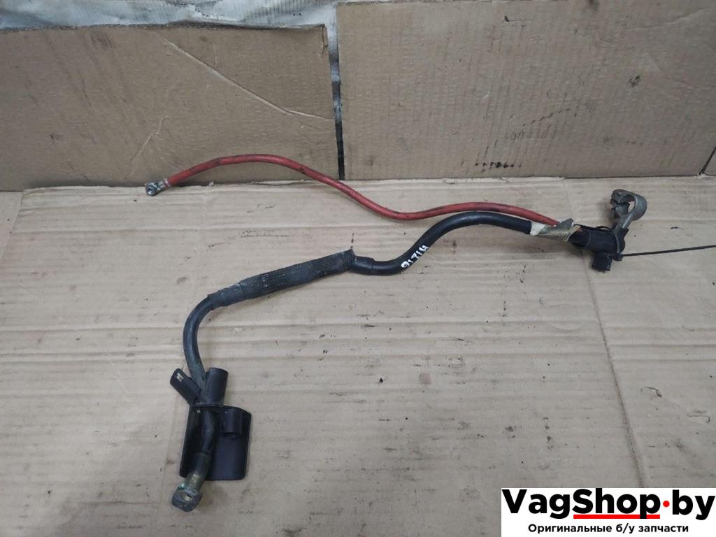 клемма аккумулятора плюс Volkswagen Golf Plus 2 поколение 2010, 1.6 л., TDi, CAY, дизель, МКПП, черный, хетчбэк 5 дв., передний привод, 1K0971228L - фото №1