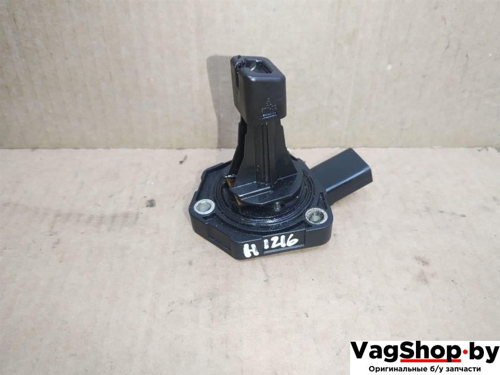 датчик уровня масла Volkswagen Golf Plus 2 поколение 2010, 1.6 л., TDi, CAY, дизель, МКПП, черный, хетчбэк 5 дв., передний привод, 03C907660G - фото №1