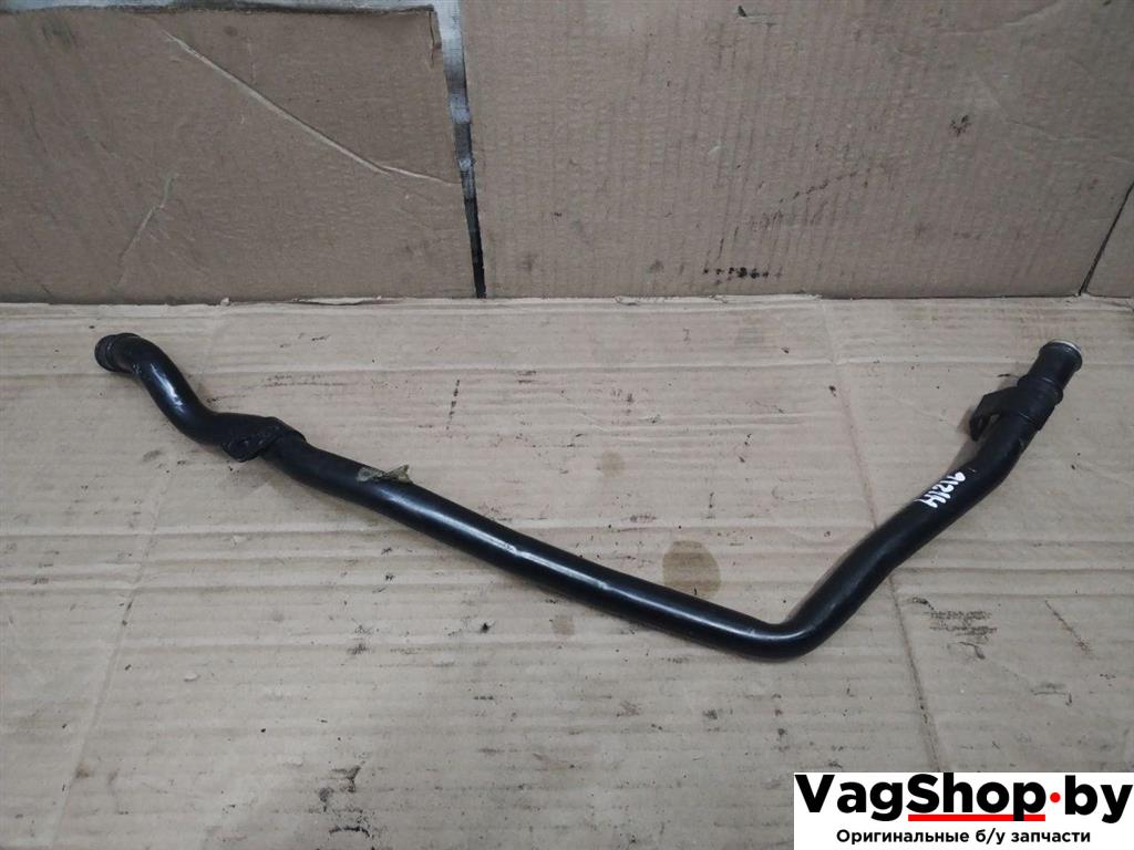 трубка охлаждающей жидкости Volkswagen Golf Plus 2 поколение 2010, 1.6 л., TDi, CAY, дизель, МКПП, черный, хетчбэк 5 дв., передний привод, 1K0121070BR - фото №1