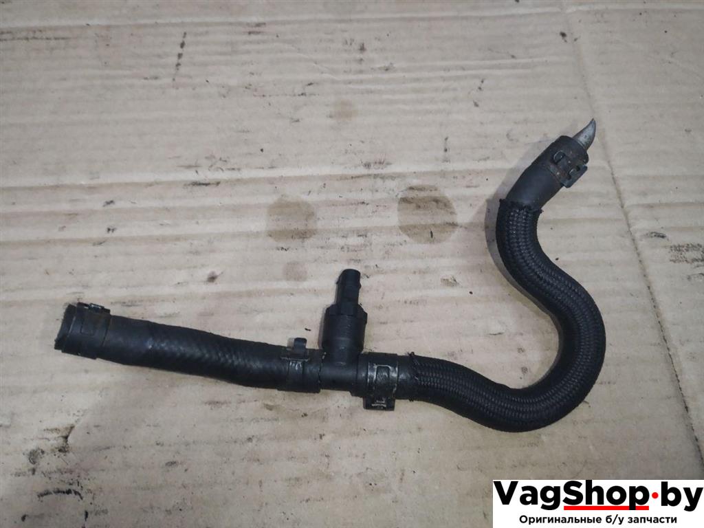 трубка топливная Volkswagen Golf Plus 2 поколение 2010, 1.6 л., TDi, CAY, дизель, МКПП, черный, хетчбэк 5 дв., передний привод, 03L919824D, 1K0130307BA - фото №1