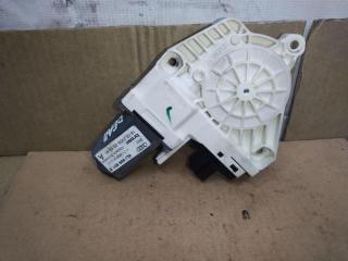 моторчик стеклоподъемника передний левый Audi Q7 4L 2008, 3.0 л., TDi, дизель, АКПП, черный, внедорожник 5 дв., полный привод, 4L0959801B