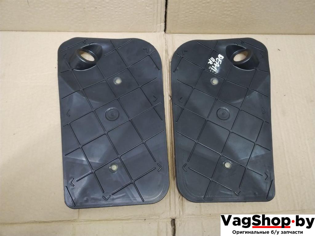 заглушка Audi Q7 4L 2008, 3.0 л., TDi, дизель, АКПП, черный, внедорожник 5 дв., полный привод, 4L0837915, 4L0837916 - фото №1