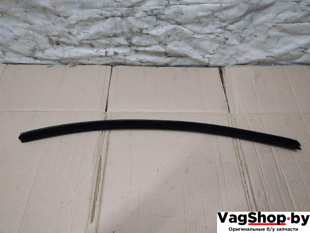 уплотнитель Audi Q7 4L 2008, 3.0 л., TDi, дизель, АКПП, черный, внедорожник 5 дв., полный привод, 4L0839480 - фото №1