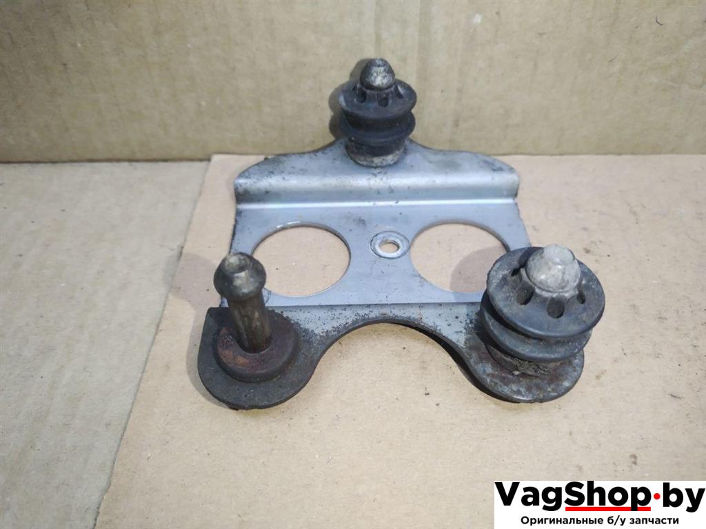 Крепление блока ABS Audi Q7 4L 2008, 3.0 л., TDi, дизель, АКПП, черный, внедорожник 5 дв., полный привод, 7L8614235 - фото №1