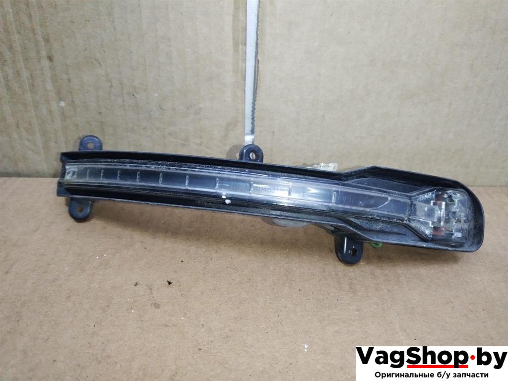 Повторитель в зеркало передний правый Audi Q7 4L 2008, 3.0 л., TDi, дизель, АКПП, черный, внедорожник 5 дв., полный привод, 4L0949102 - фото №1