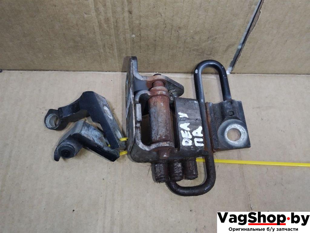 петля двери Audi Q7 4L 2008, 3.0 л., TDi, дизель, АКПП, черный, внедорожник 5 дв., полный привод, 8E0831412E - фото №1