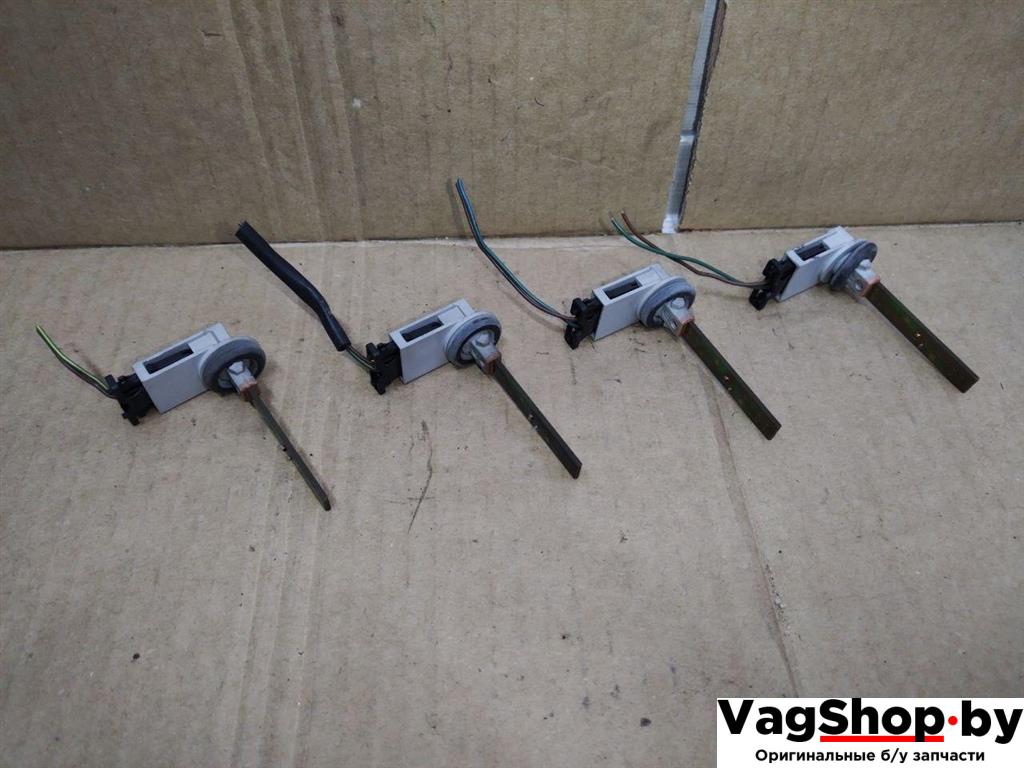 датчик температуры Audi Q7 4L 2008, 3.0 л., TDi, дизель, АКПП, черный, внедорожник 5 дв., полный привод, 4B0820539 - фото №1