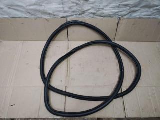 уплотнитель двери Audi Q7 4L 2008, 3.0 л., TDi, дизель, АКПП, черный, внедорожник 5 дв., полный привод, 4L0831721