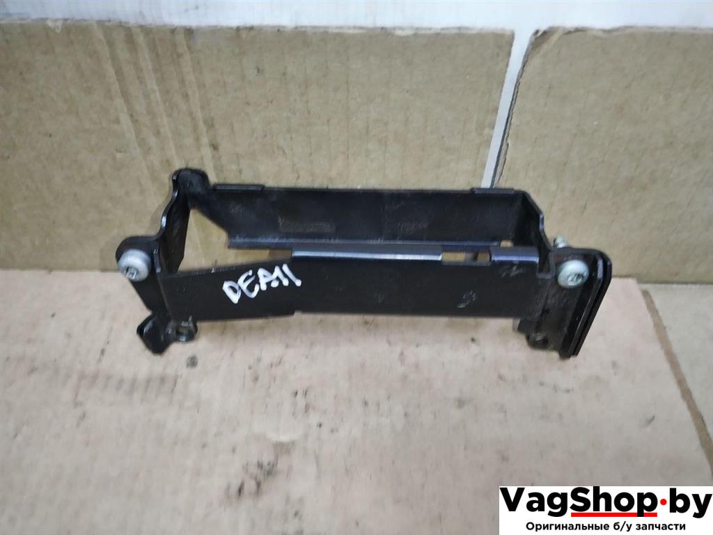 кронштейн (крепление) Audi Q7 4L 2008, 3.0 л., TDi, дизель, АКПП, черный, внедорожник 5 дв., полный привод, 8E0907411J, 8E0907500J - фото №1