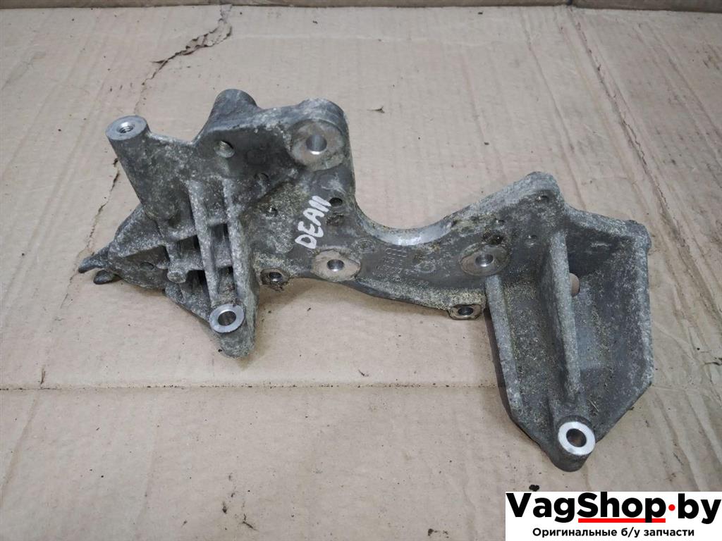 кронштейн ТНВД Audi Q7 4L 2008, 3.0 л., TDi, дизель, АКПП, черный, внедорожник 5 дв., полный привод, 059130147N - фото №1