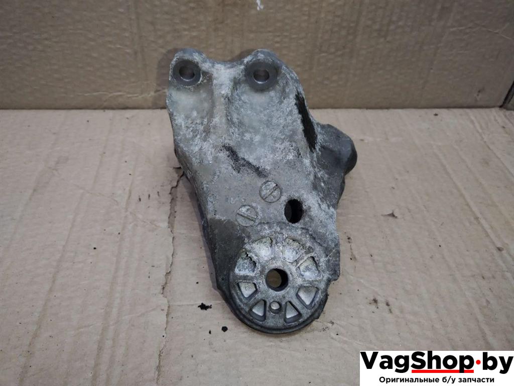 кронштейн двигателя Audi Q7 4L 2008, 3.0 л., TDi, дизель, АКПП, черный, внедорожник 5 дв., полный привод, 7L6199307A - фото №1