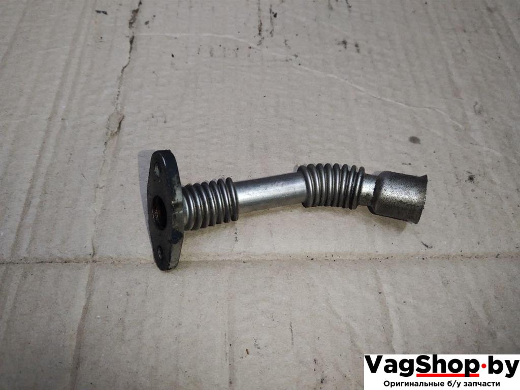 масляная трубка турбины Audi Q7 4L 2008, 3.0 л., TDi, дизель, АКПП, черный, внедорожник 5 дв., полный привод, 059145736D - фото №1