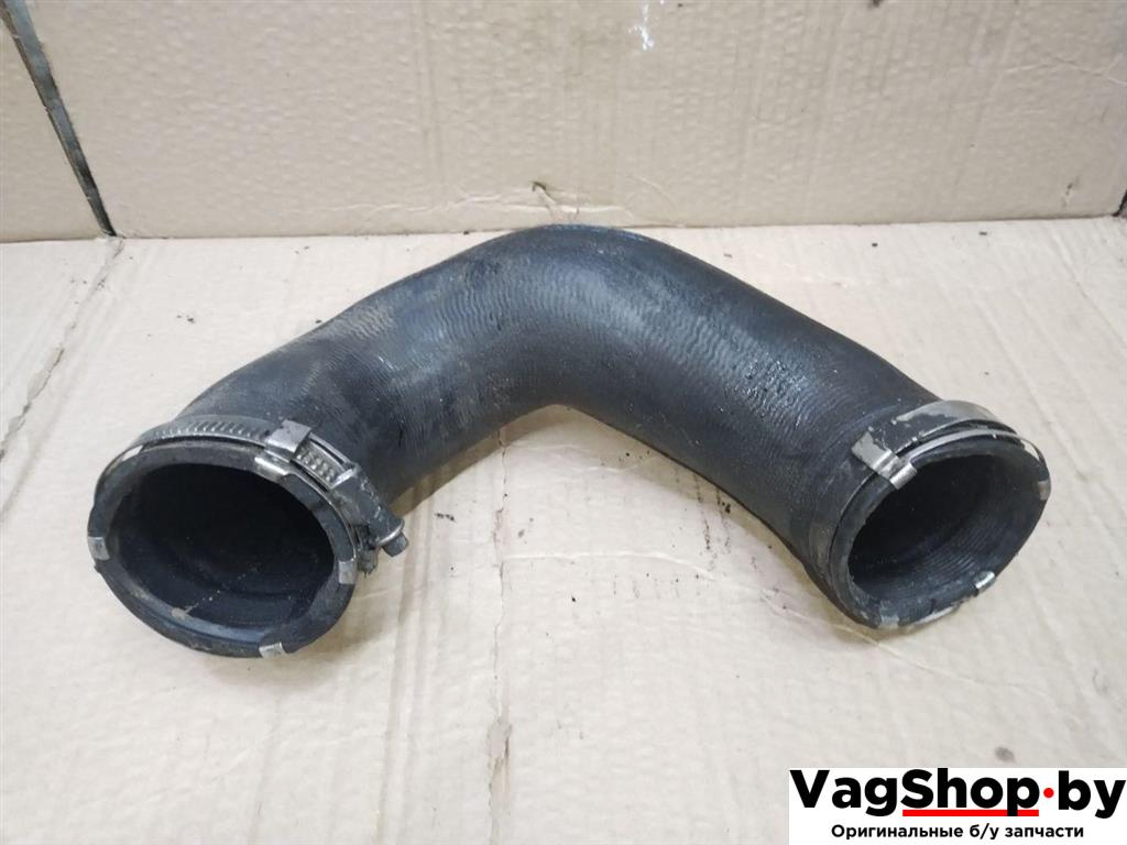 патрубок интеркулера Audi Q7 4L 2008, 3.0 л., TDi, дизель, АКПП, черный, внедорожник 5 дв., полный привод, 7L6145972E - фото №1