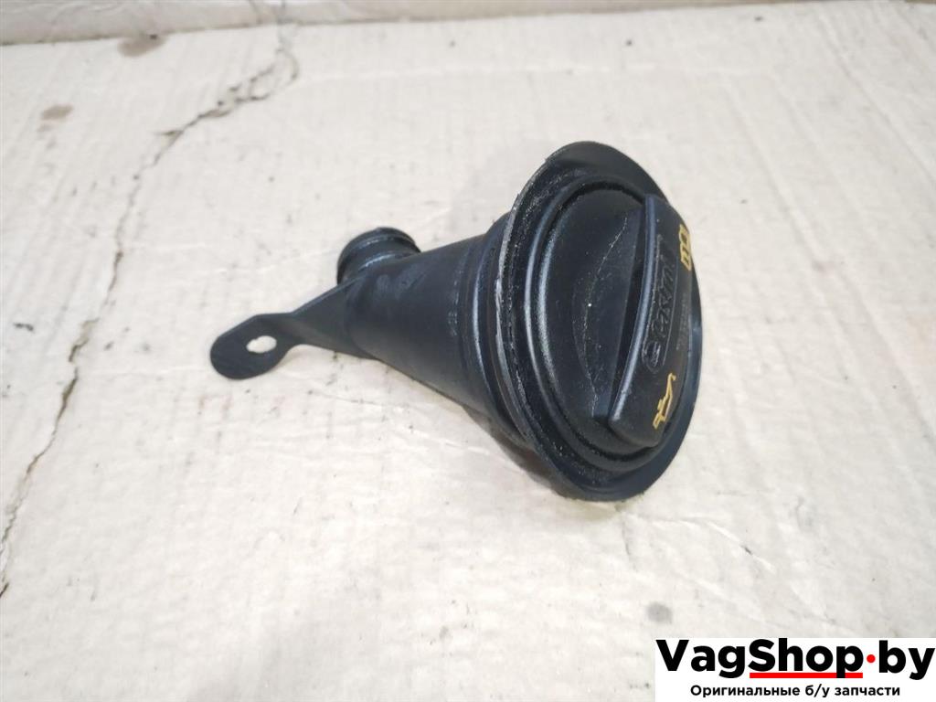 маслозаливная горловина Audi Q7 4L 2008, 3.0 л., TDi, дизель, АКПП, черный, внедорожник 5 дв., полный привод, 059103482C - фото №1