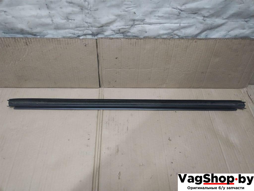 уплотнитель Volkswagen Passat B7 2011, 2.0 л., TDi, CFG, дизель, АКПП, серебро, универсал, полный привод, 3AA837472A - фото №1