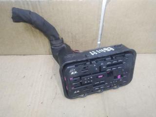 блок предохранителей Volkswagen Golf Plus 2 поколение 2010, 1.6 л., TDi, CAY, дизель, АКПП, красный, хетчбэк 5 дв., передний привод, 1K0937700B