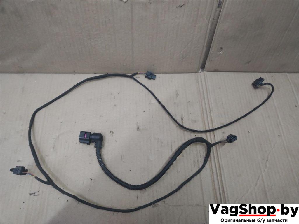 Проводка бампера заднего Volkswagen Golf Plus 2 поколение 2010, 1.6 л., TDi, CAY, дизель, АКПП, красный, хетчбэк 5 дв., передний привод - фото №1