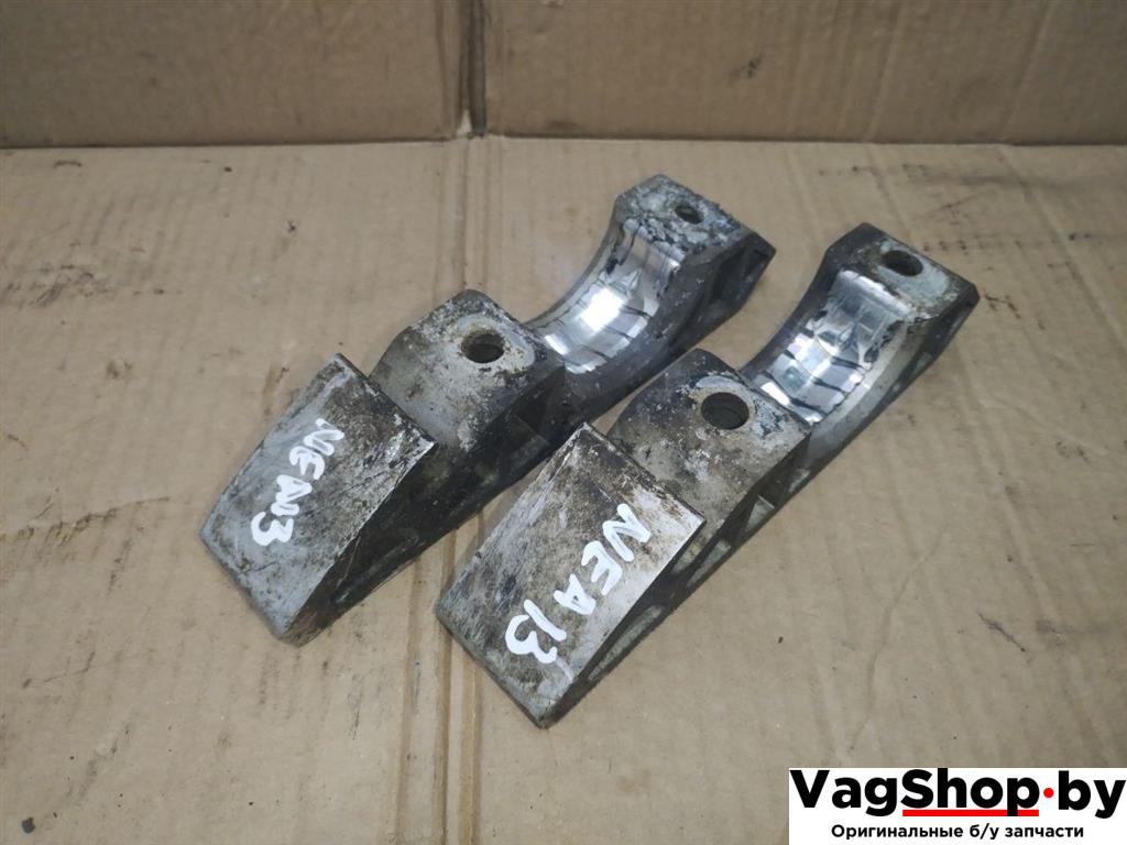 крепление стабилизатора / втулки стабилизатора Audi Q7 4L 2007, 3.0 л., TDi, BUG, дизель, АКПП, черный, внедорожник 5 дв., полный привод, 7L0411063B - фото №1